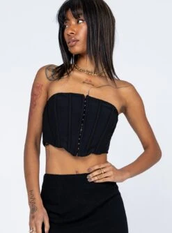 Princess Polly Maisey Top Black 8 Princess Polly Maisey Top Black -Polly Fashion Store 1 modelinfo Feturi us2 24b95a2e 29c2 4c8d 8ef8 f311a94bffa7