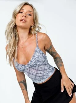 Polly Fashion Store -Polly Fashion Store 1 modelinfo cathlin us2 74416151 20ff 4546 8dbb 54f947c38791