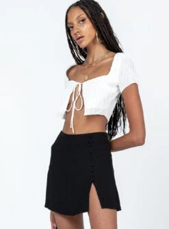 Princess Polly Avril Mini Skirt Black 8 Princess Polly Avril Mini Skirt Black -Polly Fashion Store 3 modelinfo Ayanna us2 6d5a33b4 bcd8 4e24 807c fff64ba83ccd